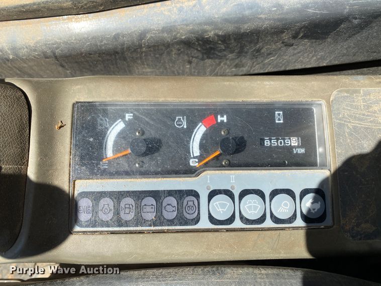 image for item HR9456 2003 Case CX225SR  excavator