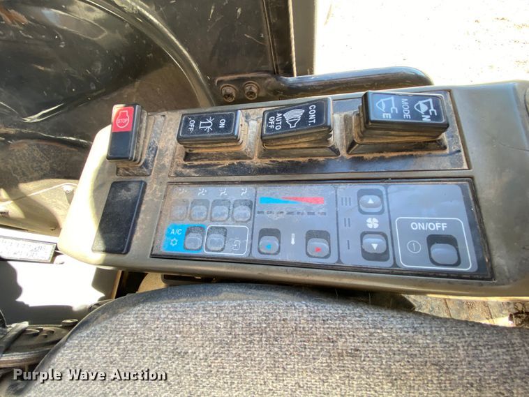 image for item HR9456 2003 Case CX225SR  excavator