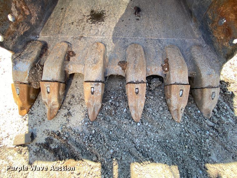 image for item HR9456 2003 Case CX225SR  excavator