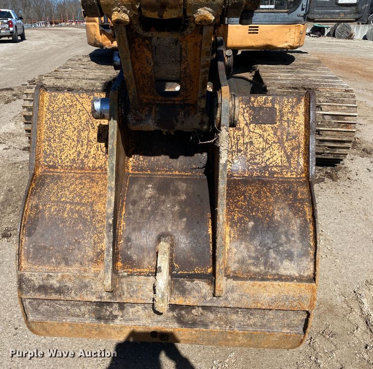 image for item HR9456 2003 Case CX225SR  excavator