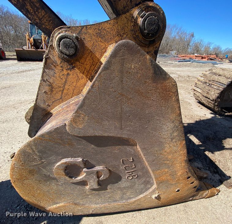 image for item HR9456 2003 Case CX225SR  excavator