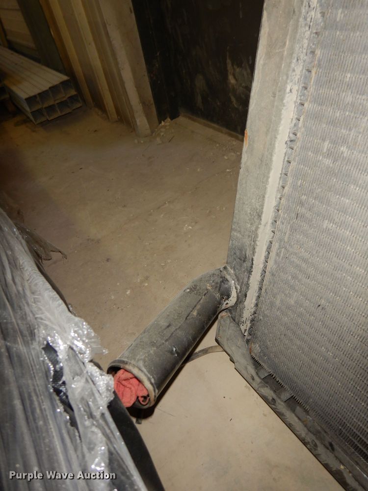 image for item HU9012 Radiator