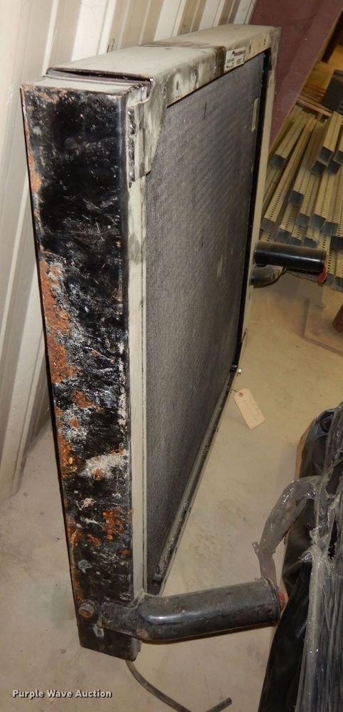 image for item HU9012 Radiator