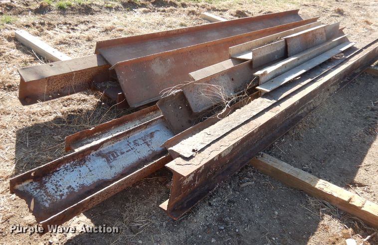 image for item HU9025 Approximately 30 I-beams