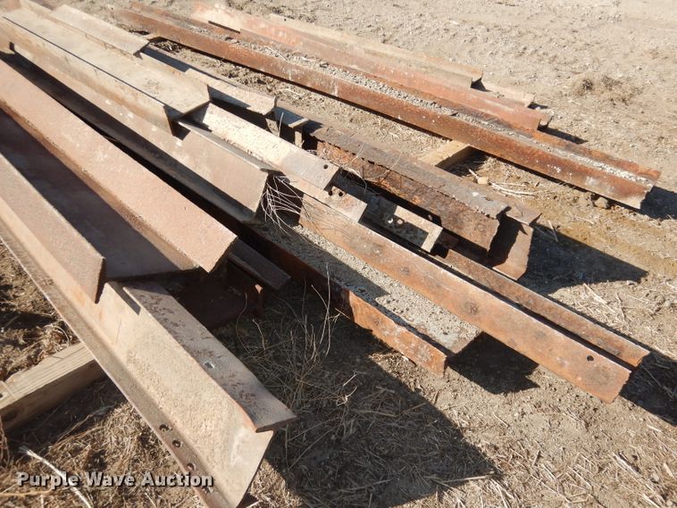 image for item HU9025 Approximately 30 I-beams