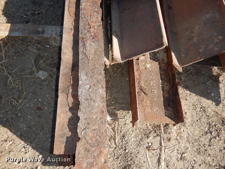 image for item HU9025 Approximately 30 I-beams
