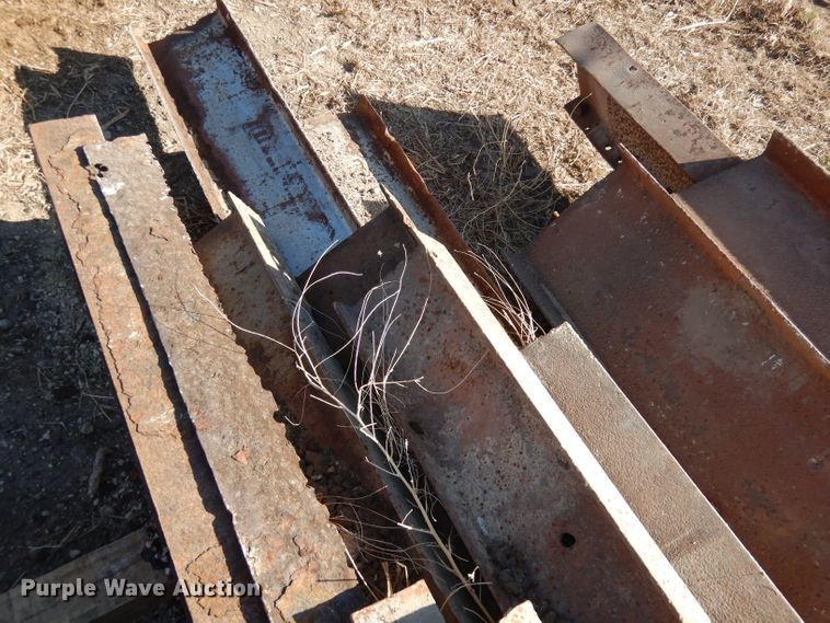 image for item HU9025 Approximately 30 I-beams