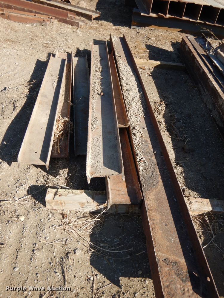image for item HU9025 Approximately 30 I-beams
