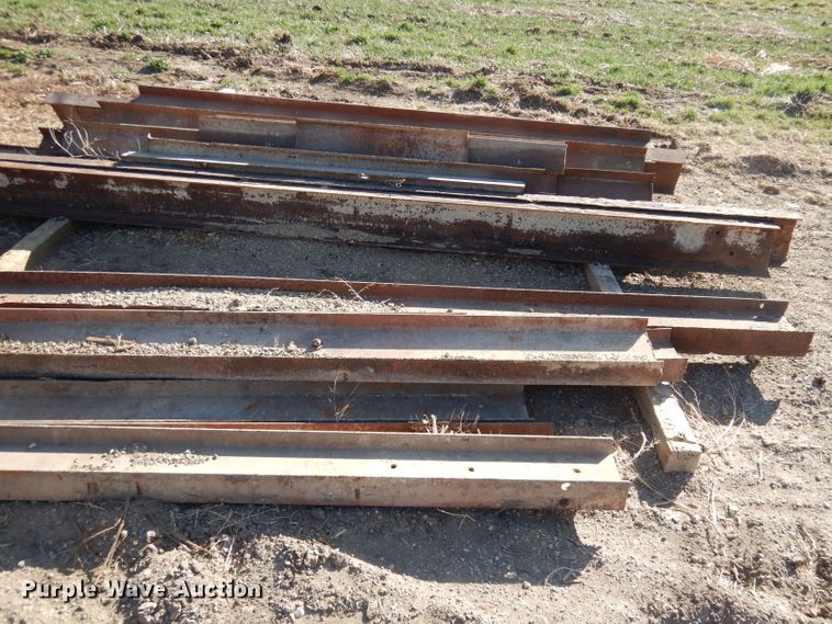 image for item HU9025 Approximately 30 I-beams