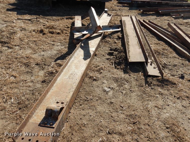 image for item HU9025 Approximately 30 I-beams