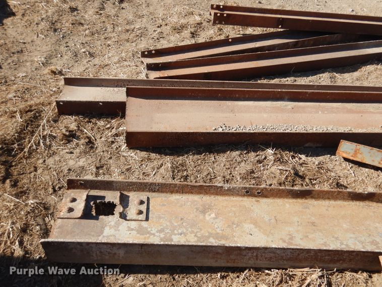 image for item HU9025 Approximately 30 I-beams
