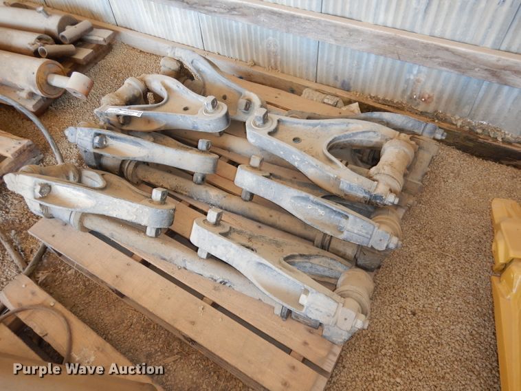 image for item HU9027 (4) Kenworth suspension arms