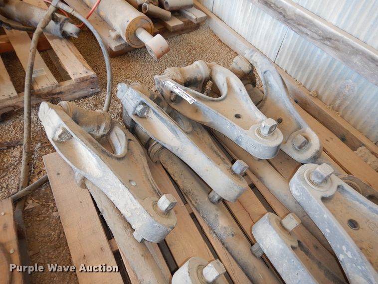 image for item HU9027 (4) Kenworth suspension arms