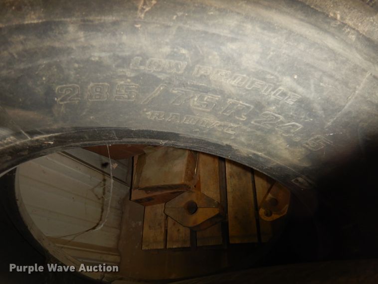 image for item HU9029 (3) Bridgestone 285/75R24.5 tires