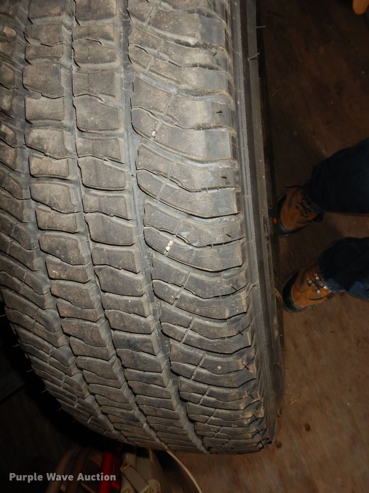 image for item HU9159 (6) Michelin 245/75R17 tires