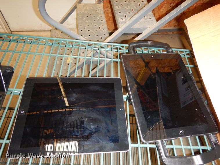 image for item HU9161 (10) Apple iPads