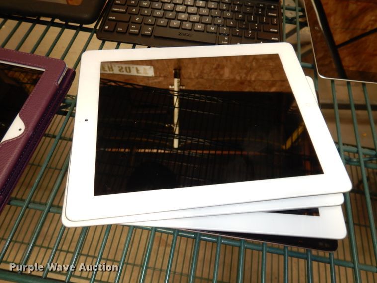 image for item HU9161 (10) Apple iPads