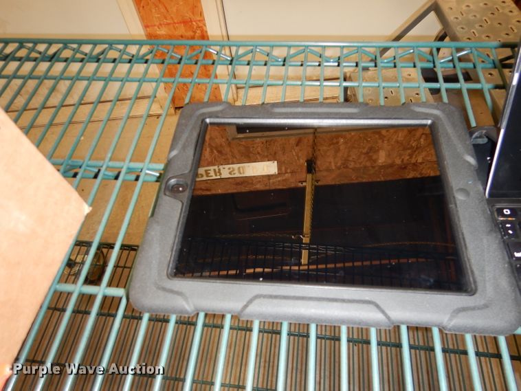 image for item HU9161 (10) Apple iPads