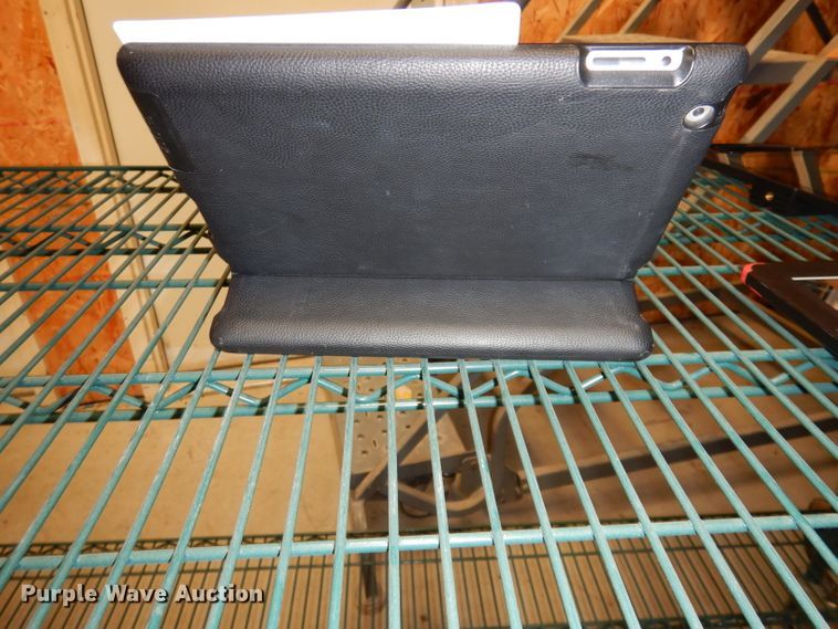 image for item HU9161 (10) Apple iPads