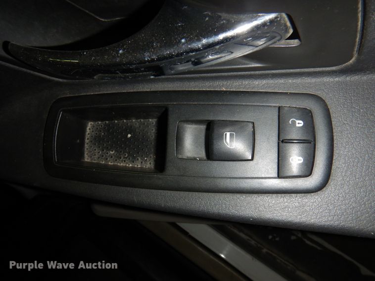 image for item HW9851 2010 Dodge Grand Caravan  van