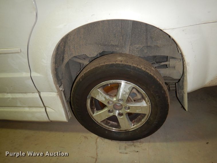 image for item HW9851 2010 Dodge Grand Caravan  van