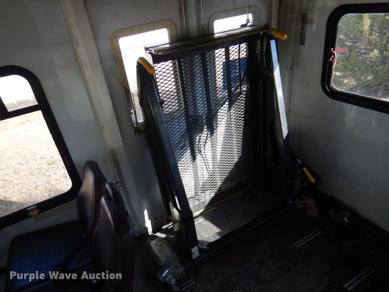 image for item HW9857 2000 Chevrolet Express  shuttle bus