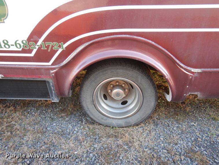 image for item HW9857 2000 Chevrolet Express  shuttle bus