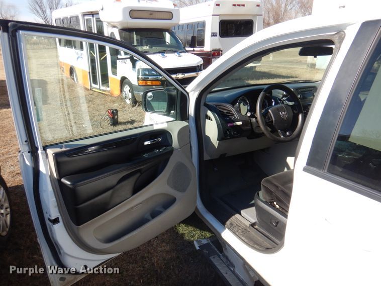 image for item HW9864 2015 Dodge Grand Caravan  handicap accessible van