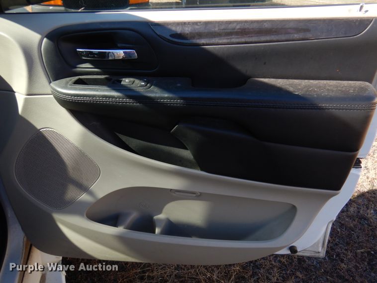 image for item HW9864 2015 Dodge Grand Caravan  handicap accessible van