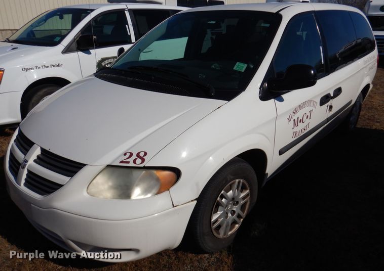 image for item HW9865 2005 Dodge Grand Caravan  van
