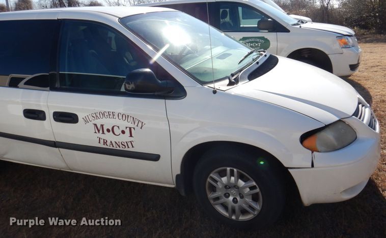 image for item HW9865 2005 Dodge Grand Caravan  van