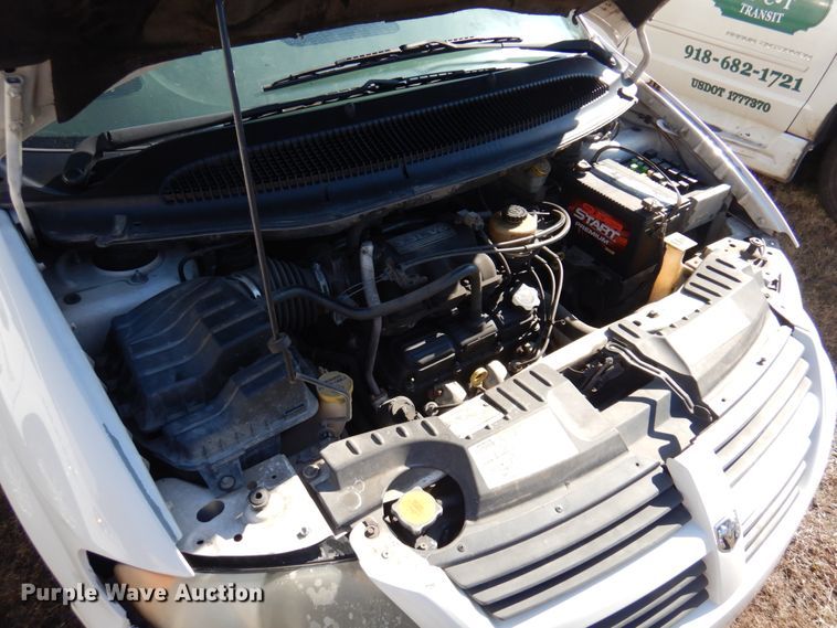 image for item HW9865 2005 Dodge Grand Caravan  van