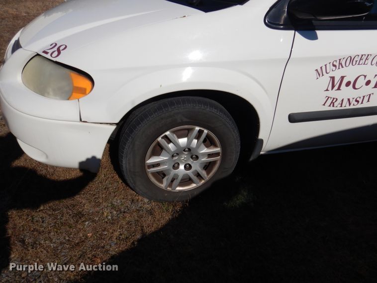 image for item HW9865 2005 Dodge Grand Caravan  van