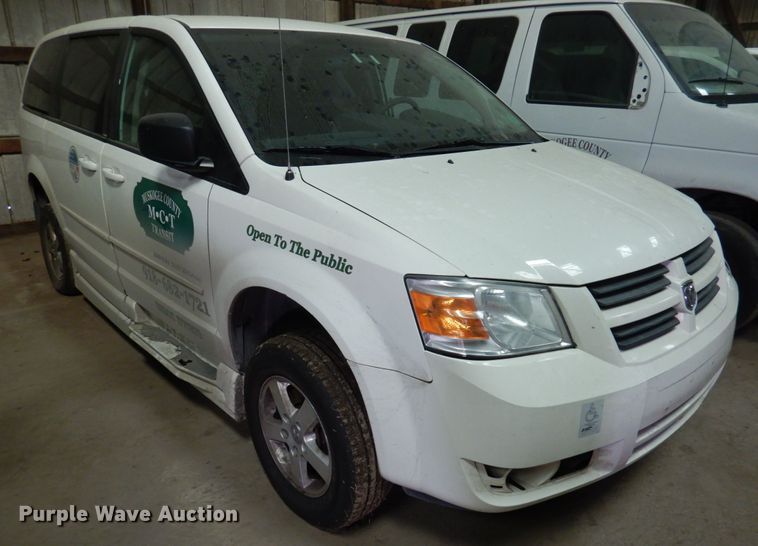 image for item HW9867 2010 Dodge Grand Caravan  van