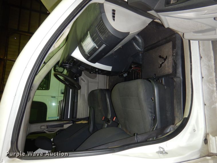 image for item HW9867 2010 Dodge Grand Caravan  van