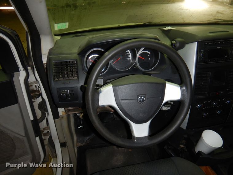 image for item HW9868 2010 Dodge Grand Caravan  van
