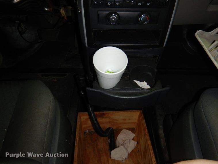 image for item HW9868 2010 Dodge Grand Caravan  van