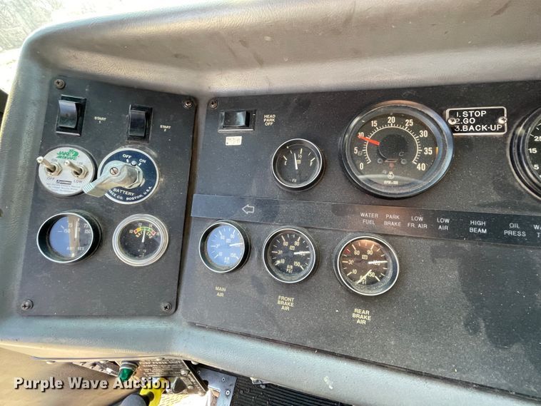 image for item HX9790 1990 Ottawa 08V  pumper fire truck