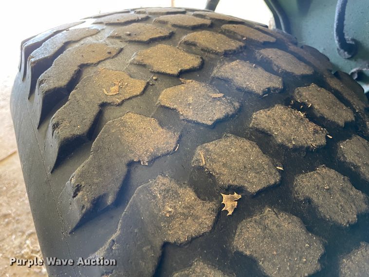 image for item HX9841 John Deere 755  tractor