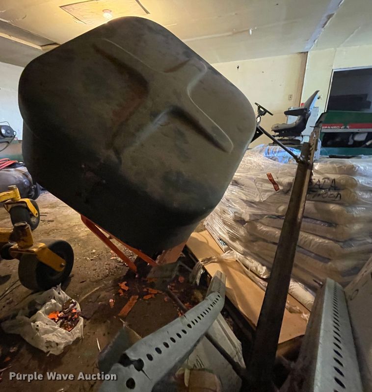 image for item HX9842 Buyers spreader