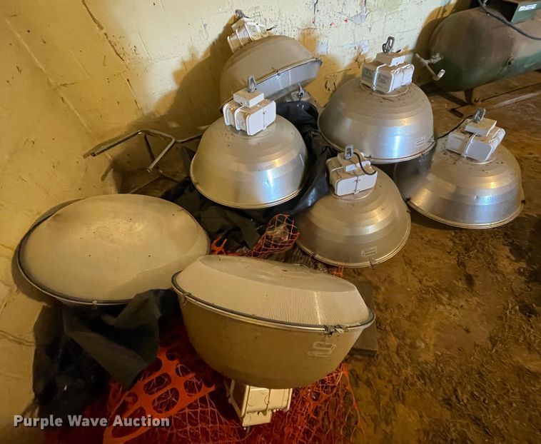 image for item HX9845 (9) 2003 Lithonia Lighting M59 lights