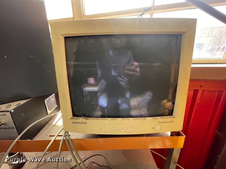 image for item HX9877 Shopmaster El Dorado  bridgemill