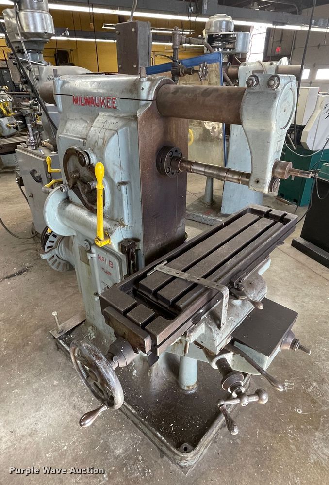 image for item HX9878 Milwaukee  vertical milling machine