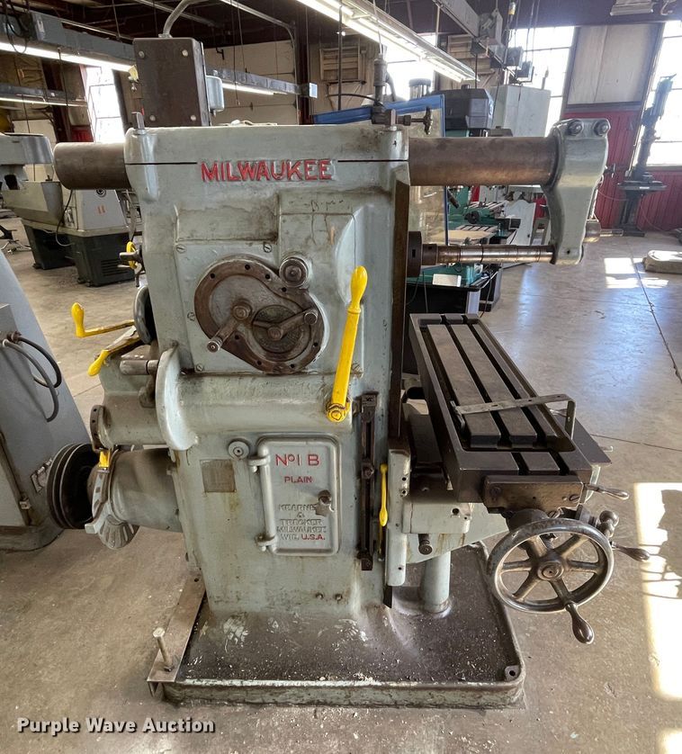 image for item HX9878 Milwaukee  vertical milling machine