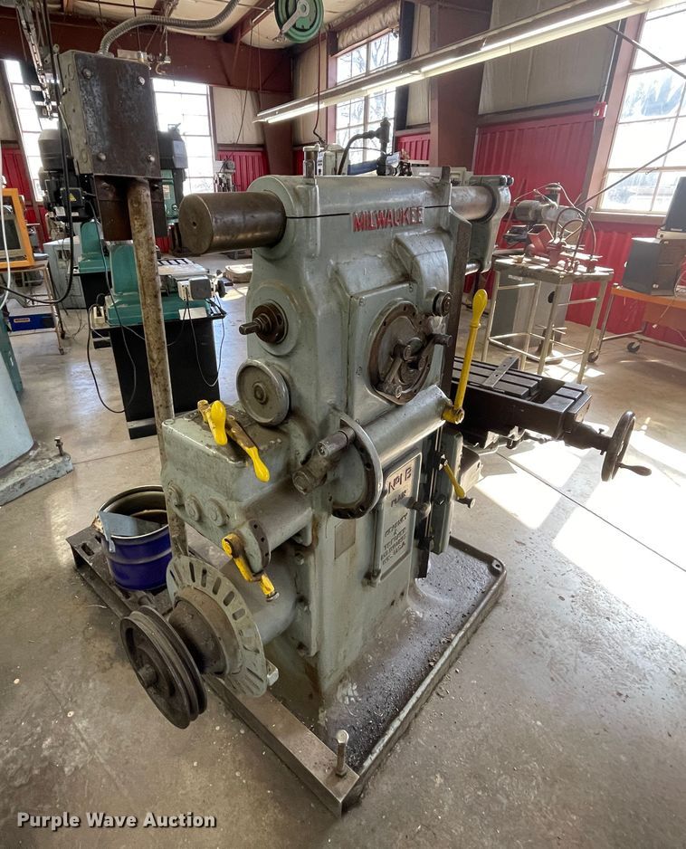 image for item HX9878 Milwaukee  vertical milling machine