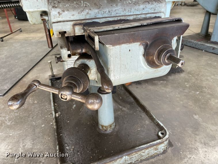 image for item HX9878 Milwaukee  vertical milling machine