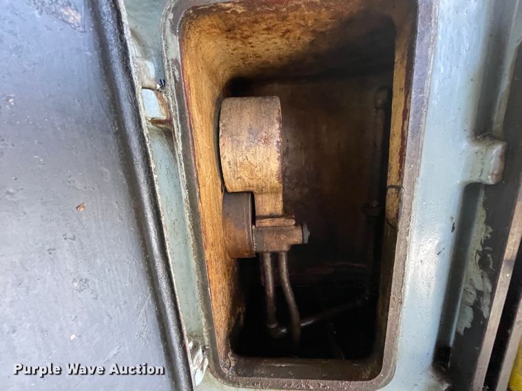 image for item HX9878 Milwaukee  vertical milling machine