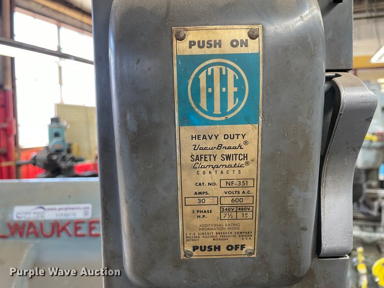 image for item HX9878 Milwaukee  vertical milling machine