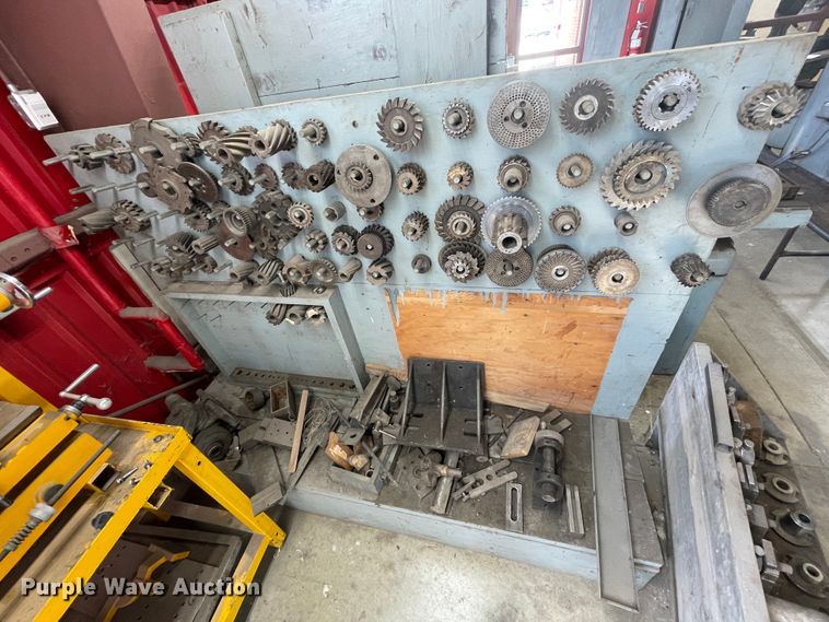 image for item HX9878 Milwaukee  vertical milling machine