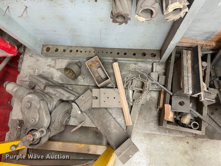 image for item HX9878 Milwaukee  vertical milling machine